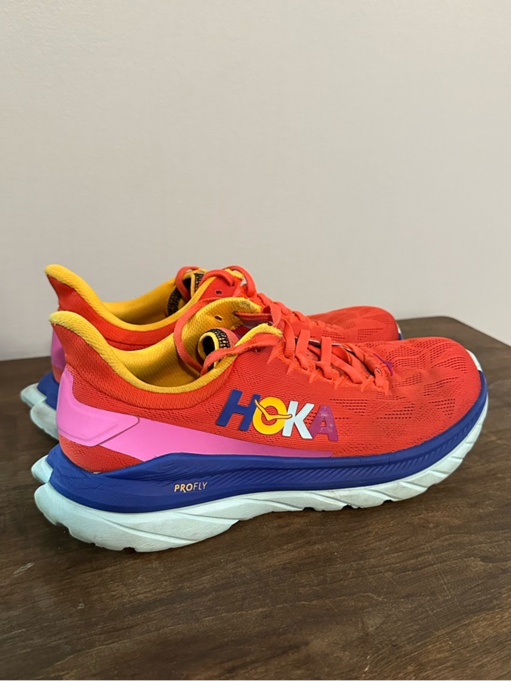 Hoka One One Mach 4 Shoes Size 9.5